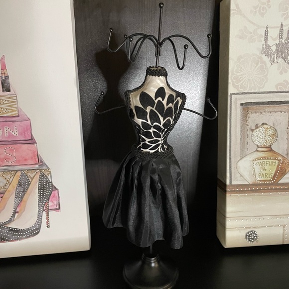 Ladies Fashionista Decor Set - Picture 3 of 5